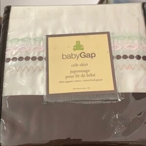 🙌Last deal 🙌Gap crib skirt
